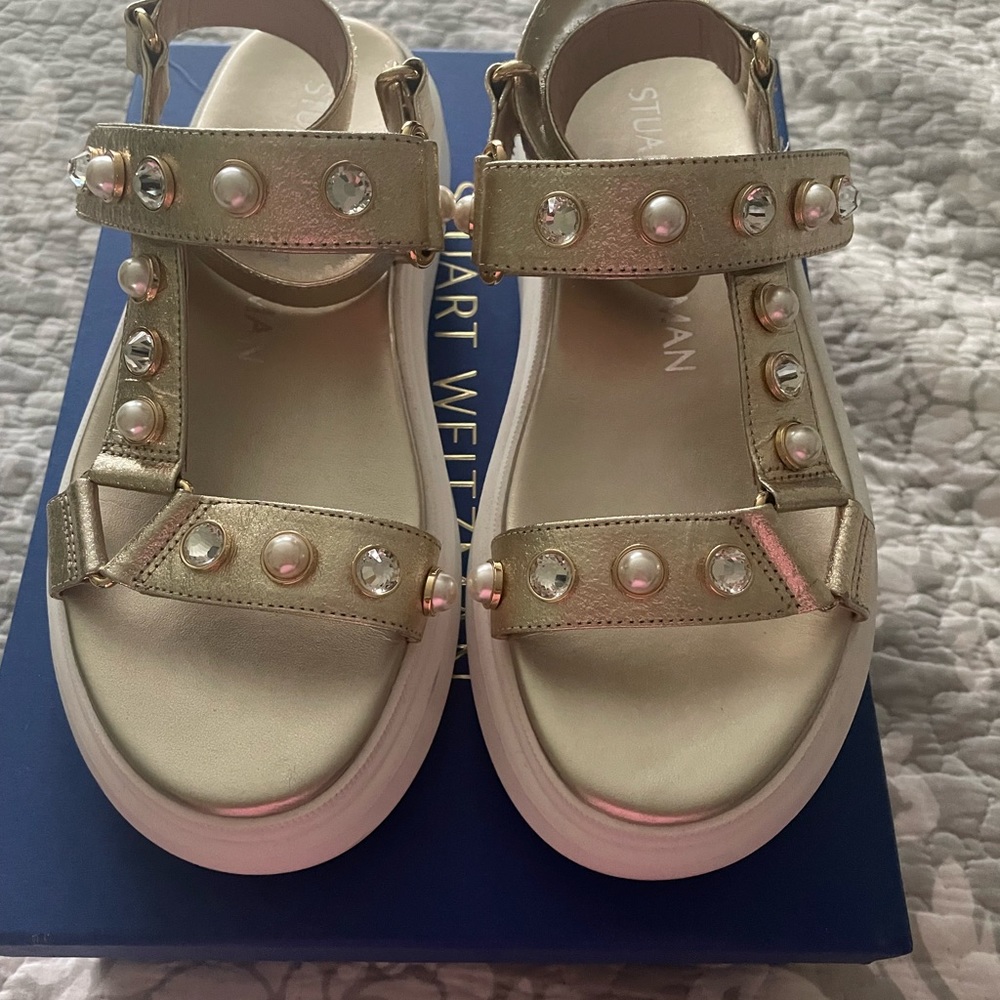 Sandals - Picture 4 of 9